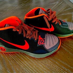 Nike KD Trey 5 III Basketball Shoe size 10.5